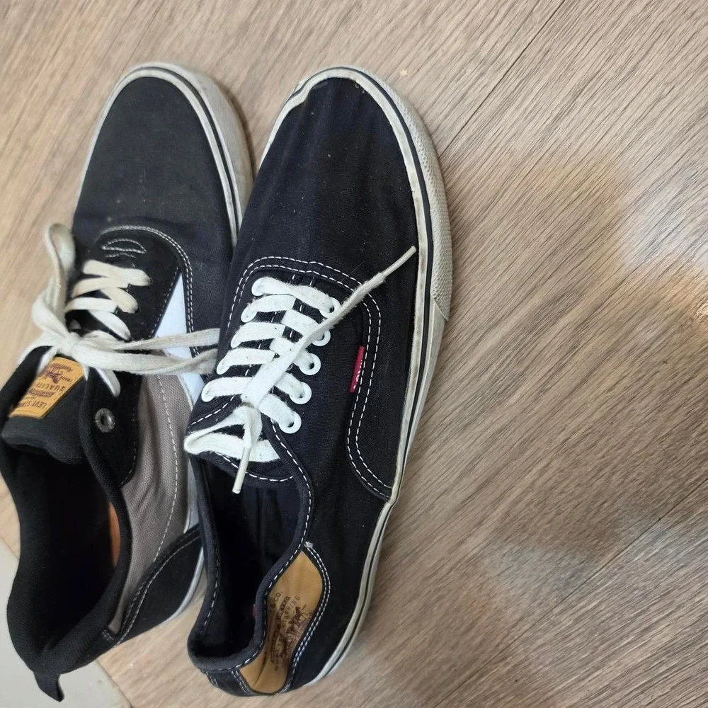 Levi' black shoes